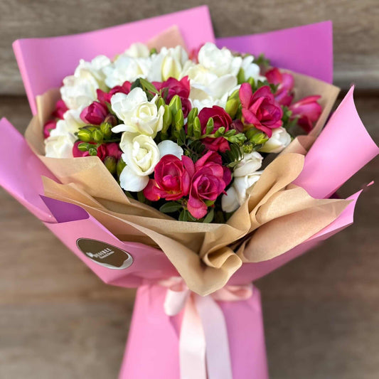 Desiree FlowerShop aranjament_floral Buchet frezii colorate