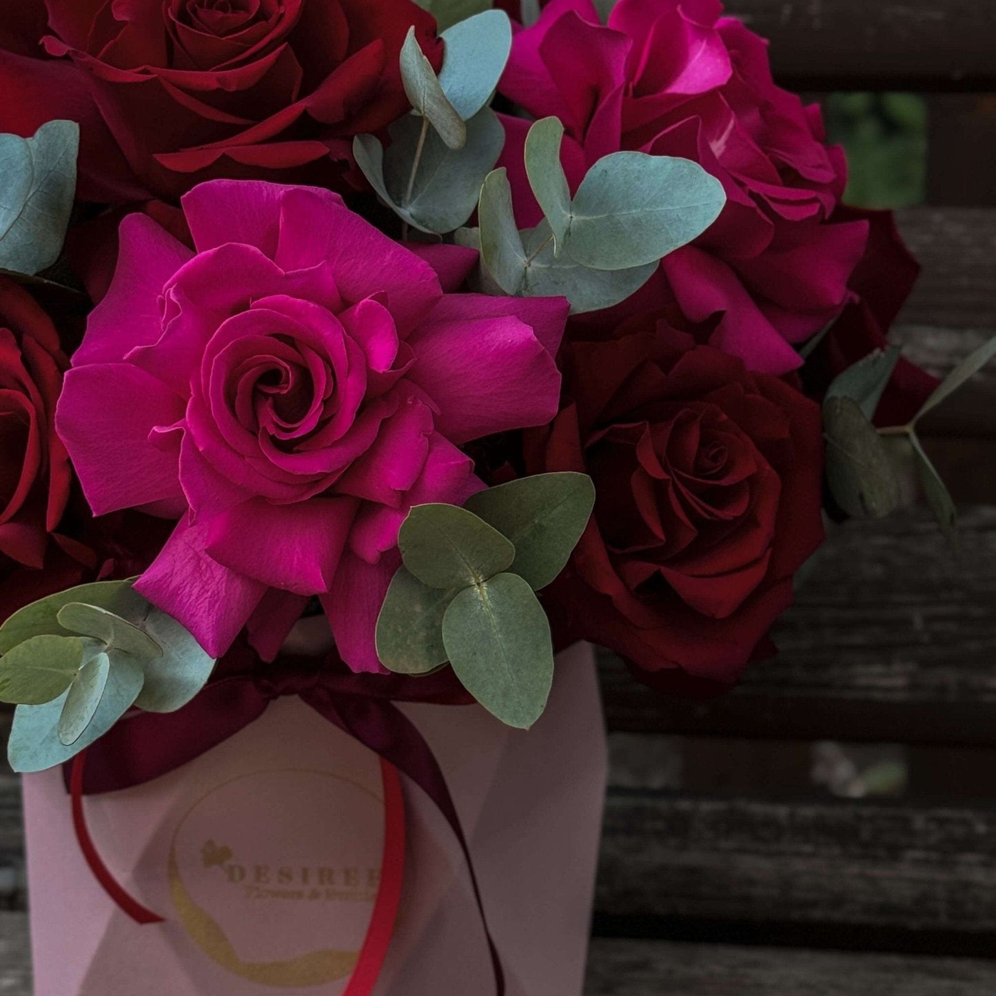 Floraria Desiree Aranjament_floral_trandafiri Aranjament Fucsia Dream