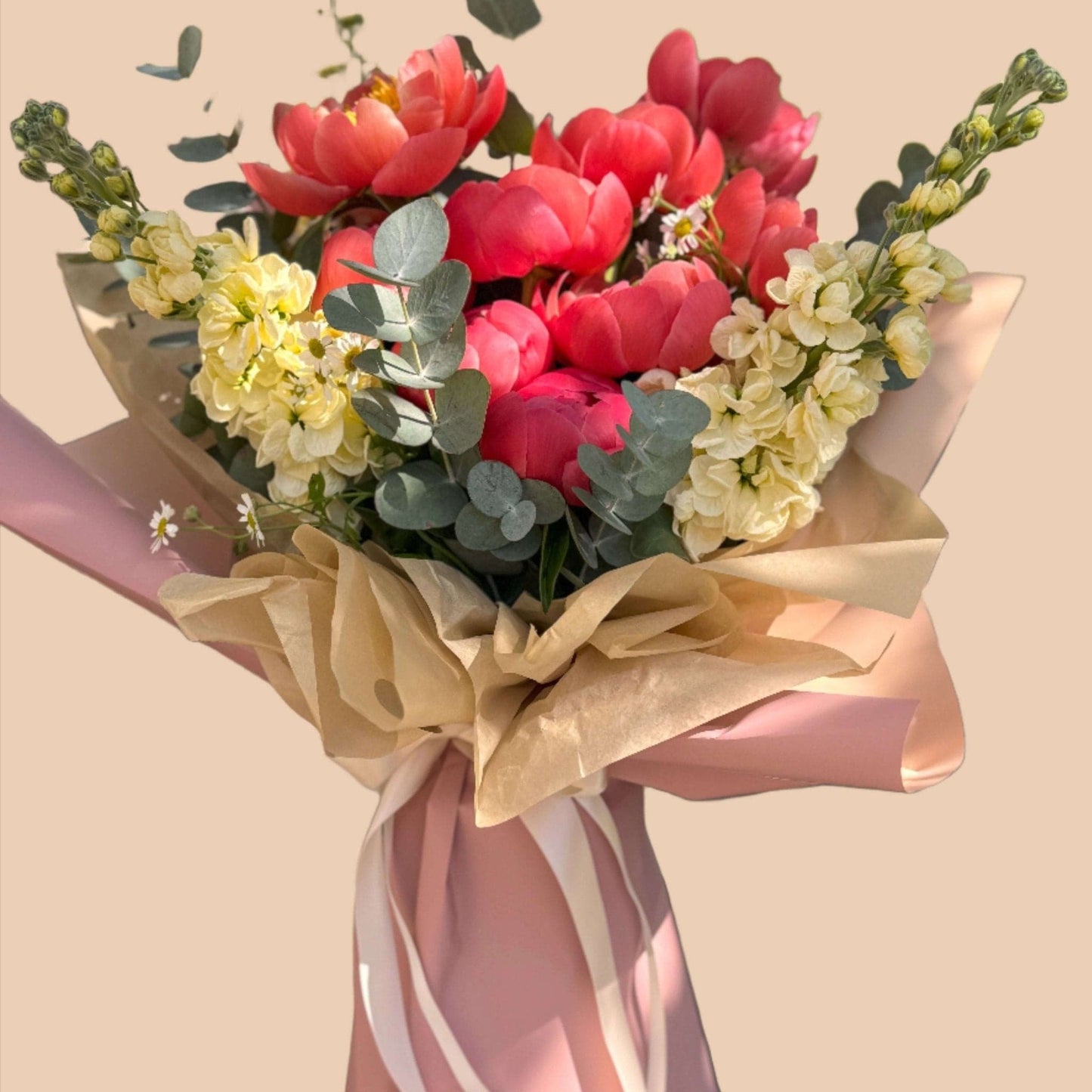 Floraria Desiree Buchet_bujori Buchet bujori si matthiola