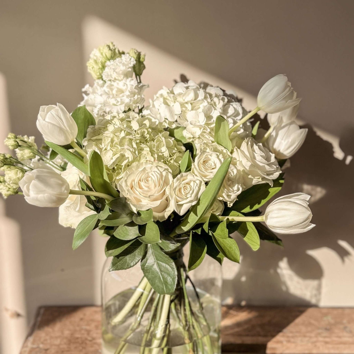 Floraria Desiree buchet_flori Buchet primavara in vaza de sticla