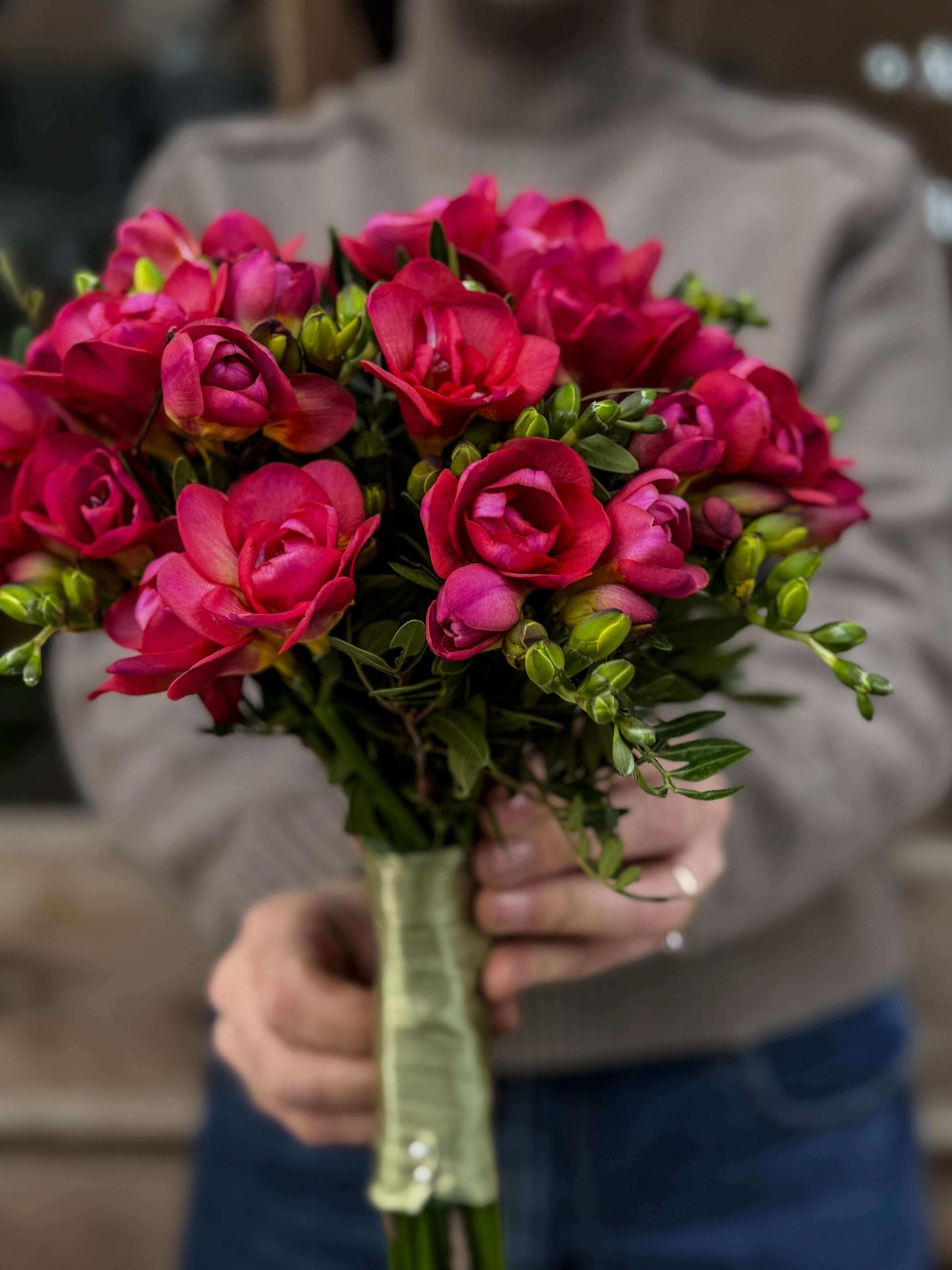 Buchet 15 frezii colorate - Floraria Desiree