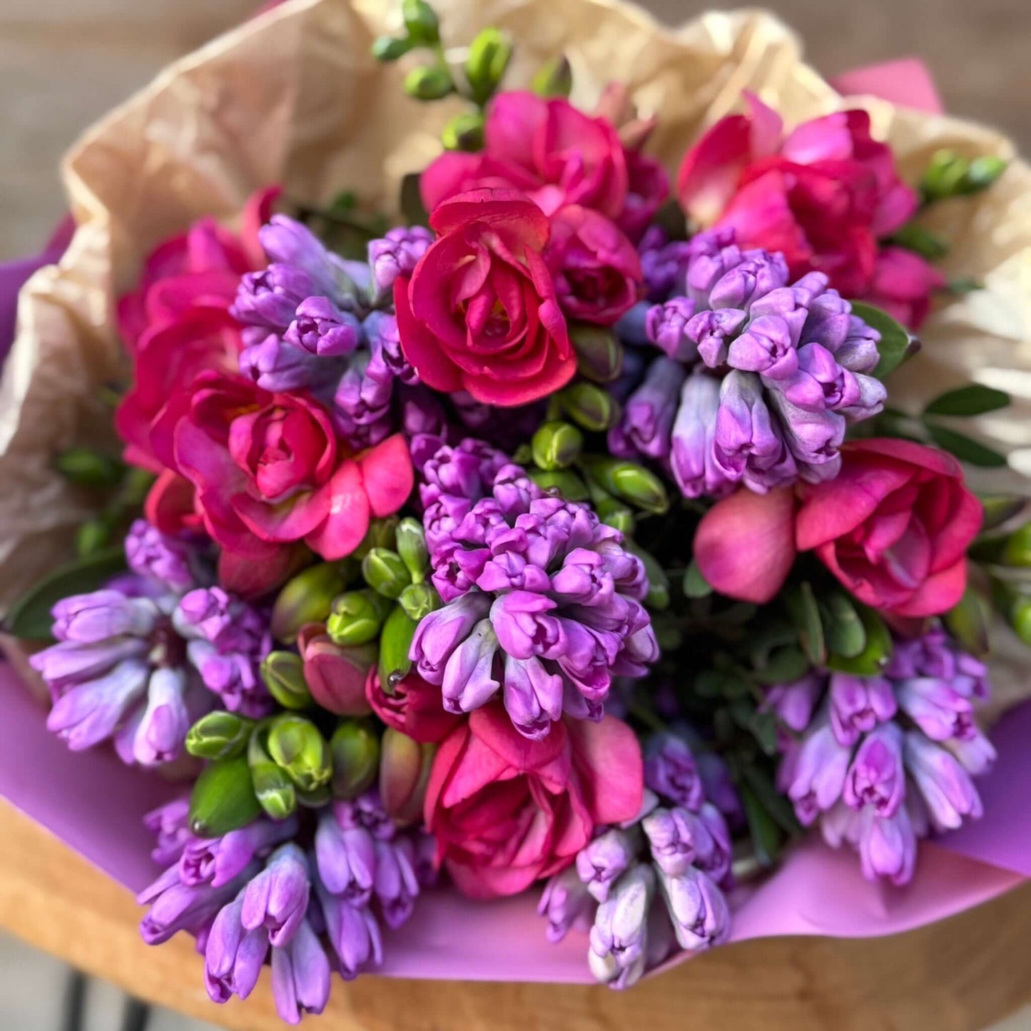 Floraria Desiree buchet zambile Buchet Zambile si Frezii Mov