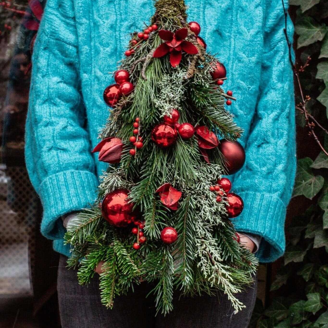 Desiree FlowerShop Aranjament Craciun Brad natural construit 60 cm