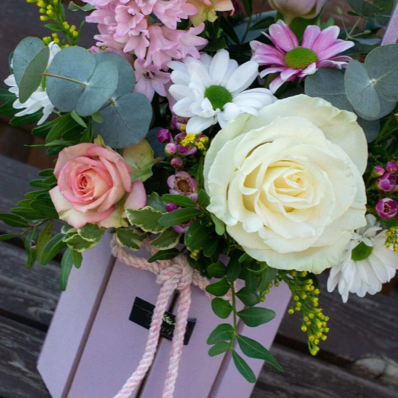 Desiree FlowerShop aranjament_floral Aranjament Coșuleț Lila