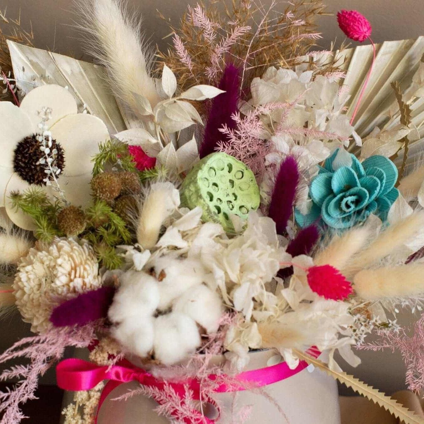 Desiree FlowerShop aranjament_floral Aranjament conservat Grey Pot