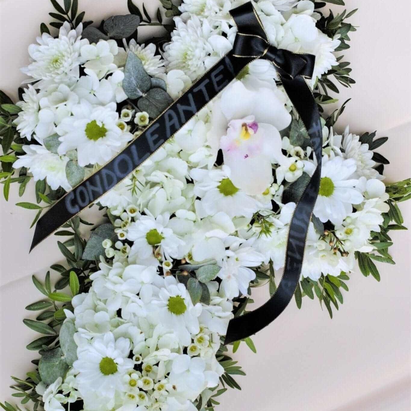 Desiree FlowerShop Aranjament funerar cruce