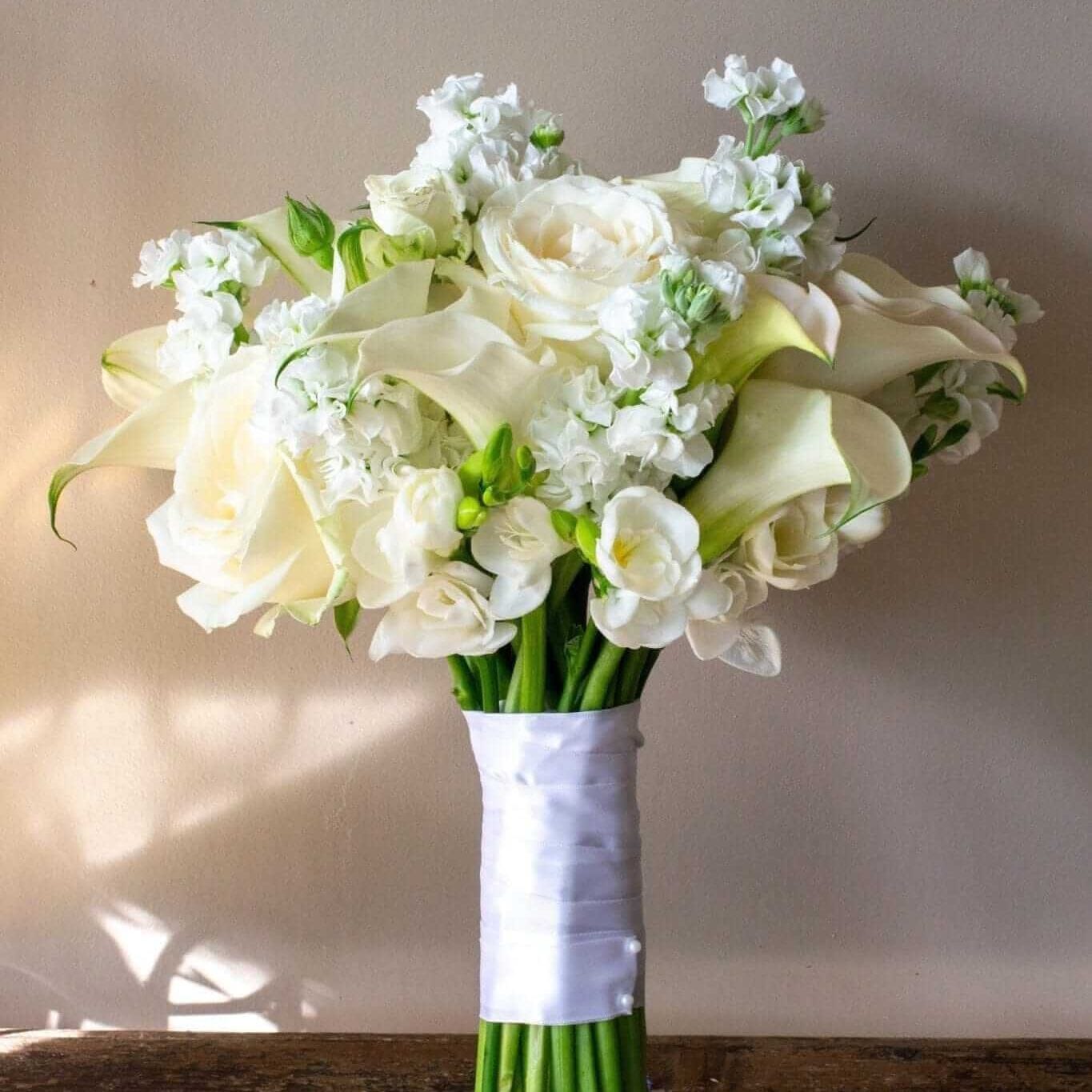 Desiree FlowerShop buchet_mireasa Buchet mireasa cale si frezii