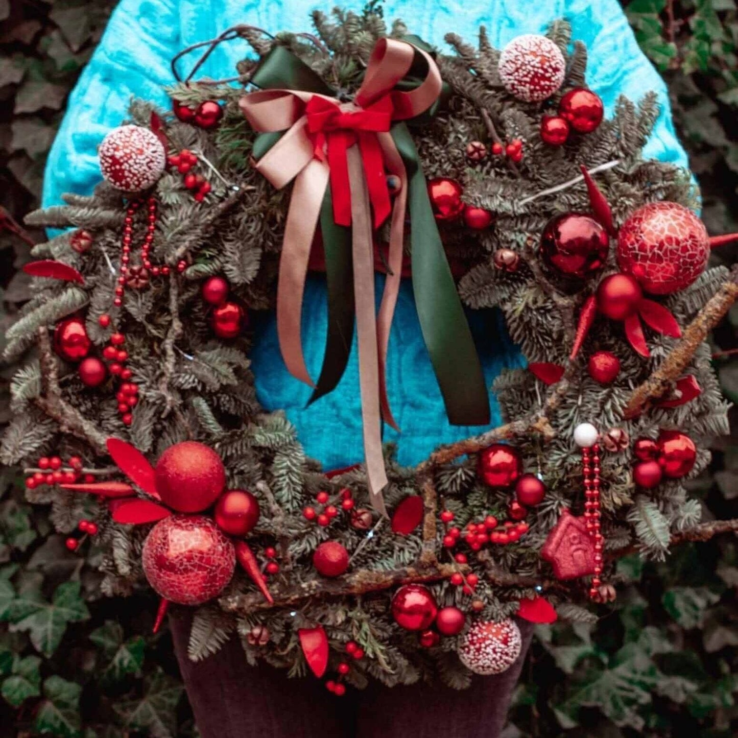 Desiree FlowerShop Coronita brad natural 60 cm "Red Christmas"