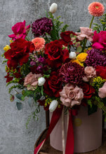 Încarcă imaginea în vizualizatorul Galerie, Aranjament floral Aniversare Casatorie
