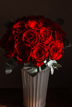 Încarcă imaginea în vizualizatorul Galerie, Buchet trandafiri Iubire Neconditionata

