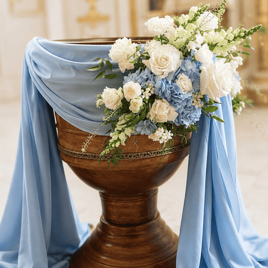 Aranjament Floral pentru Cristelniță „Blue Grace”