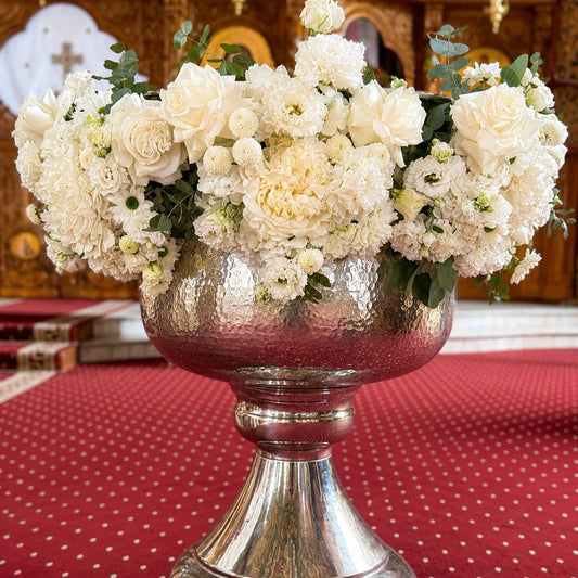 Aranjament Floral pentru Cristelniță „Ivory Grace”
