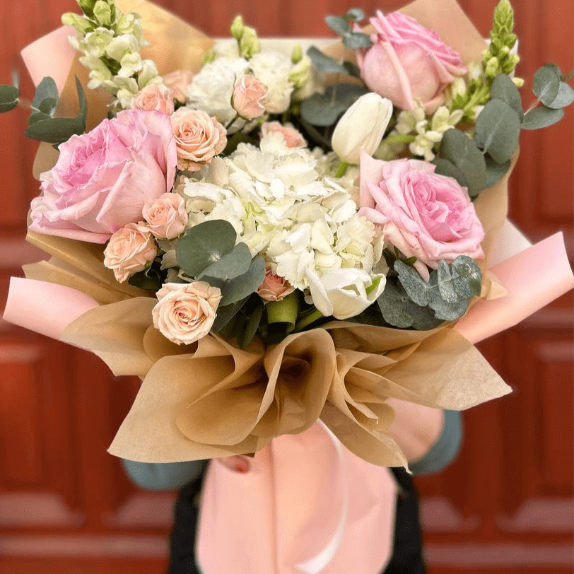 Buchet Atingere Sublimă — detaliu al florilor pastel