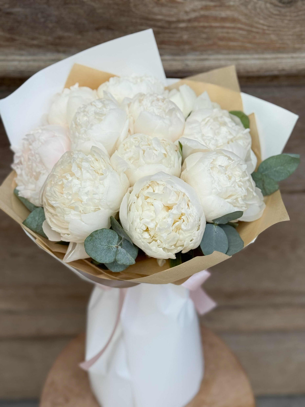 Buchet Bujori albi Mother’s Choice