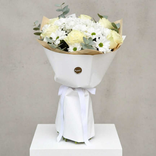 Buchet de flori White Serenity