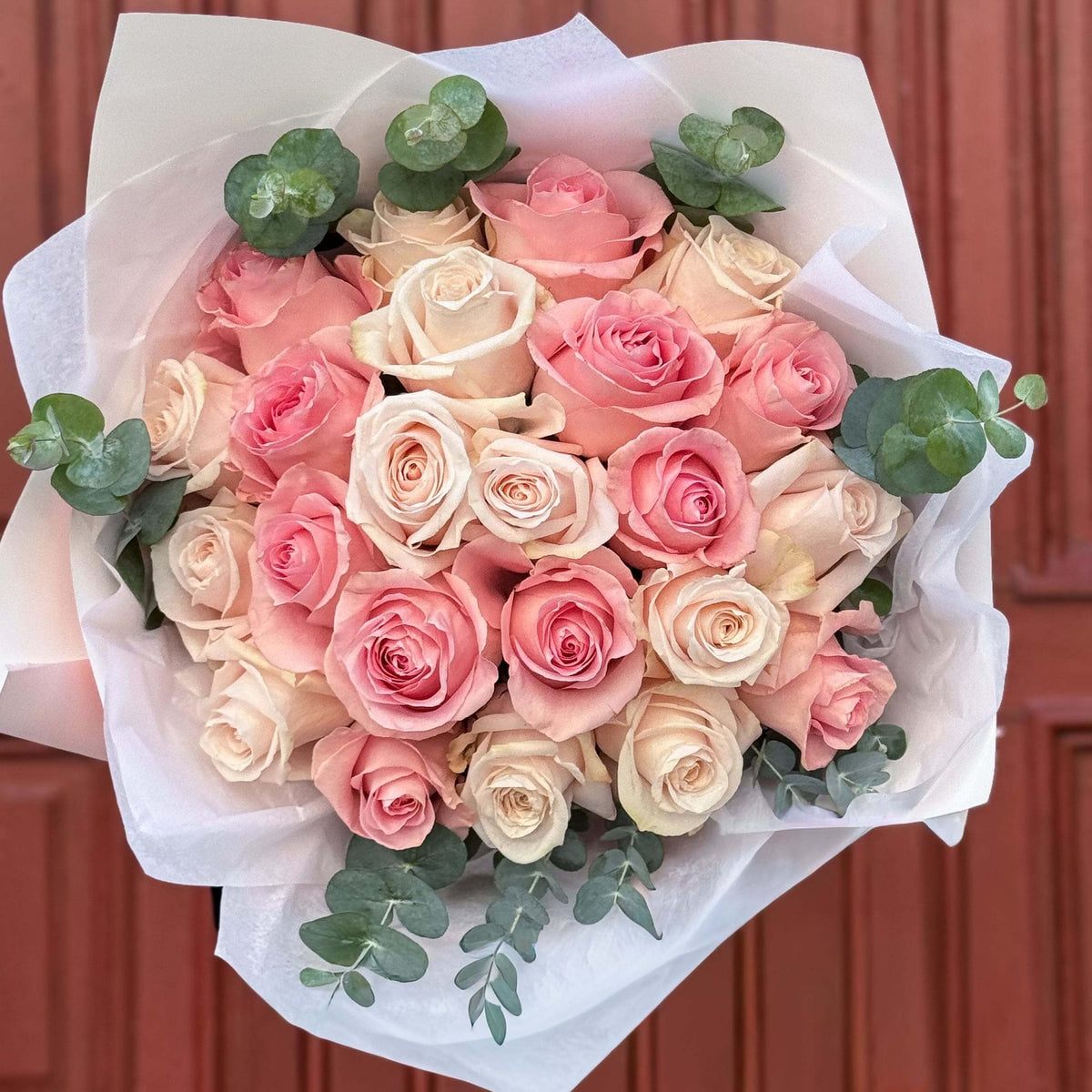 Buchet elegant cu 23 de trandafiri roz