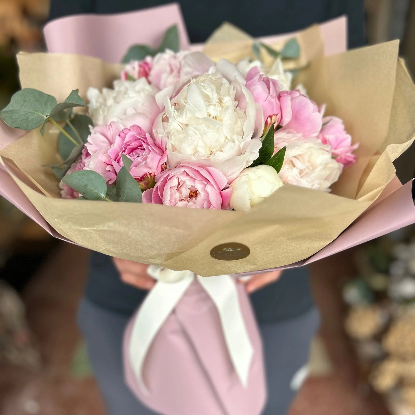 Desiree FlowerShop aranjament floral 21 fire Buchet bujori Desiree
