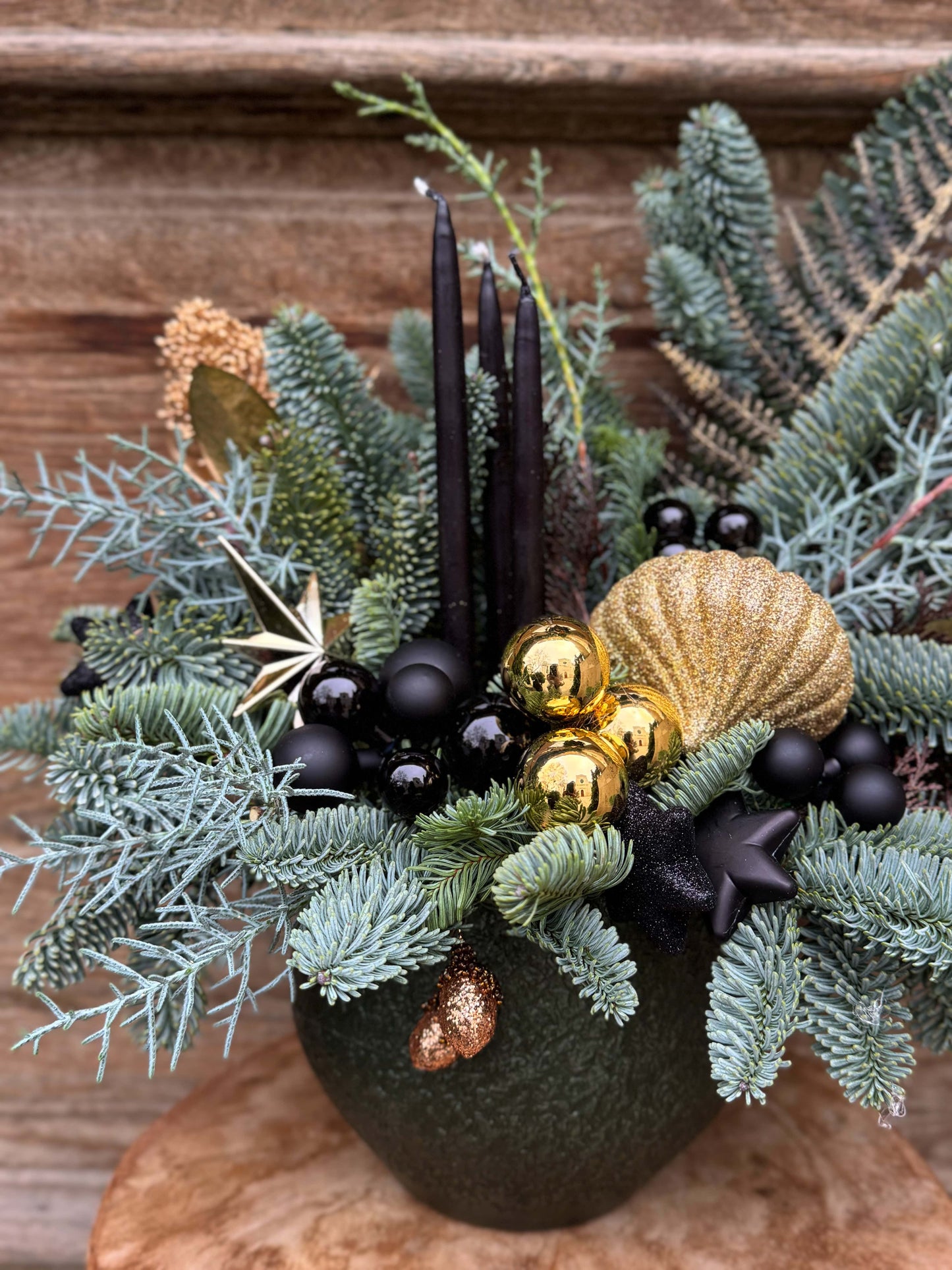 Desiree FlowerShop Aranjament Natural de Crăciun Black Forest Gold