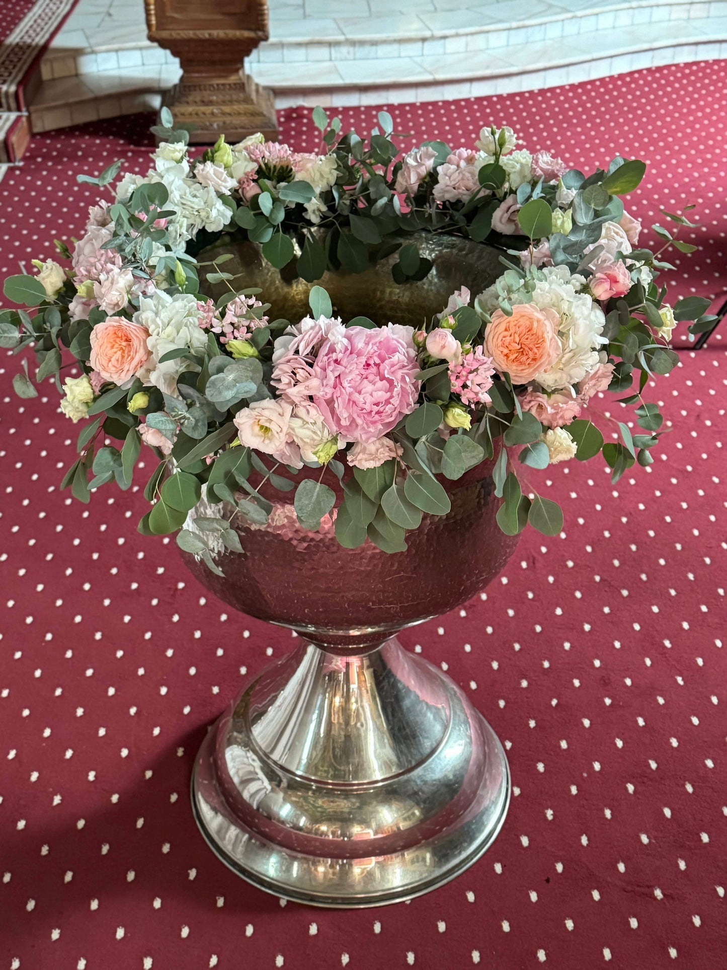 Floraria Desiree aranjament_botez Aranjament Floral pentru Cristelniță „Blush Garden”