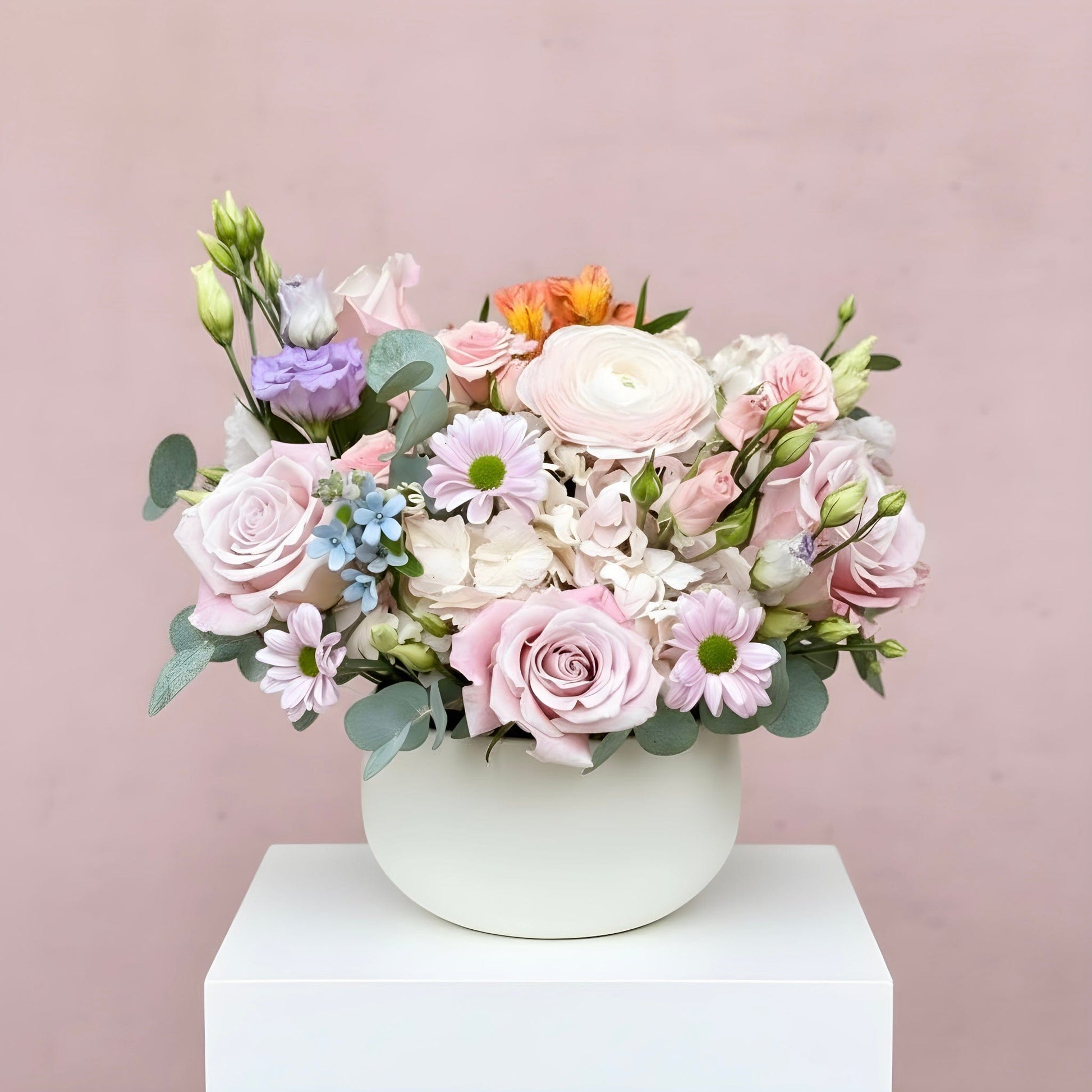 Floraria Desiree aranjament floral Aranjament Floral Pastel Harmony în Vas Ceramic
