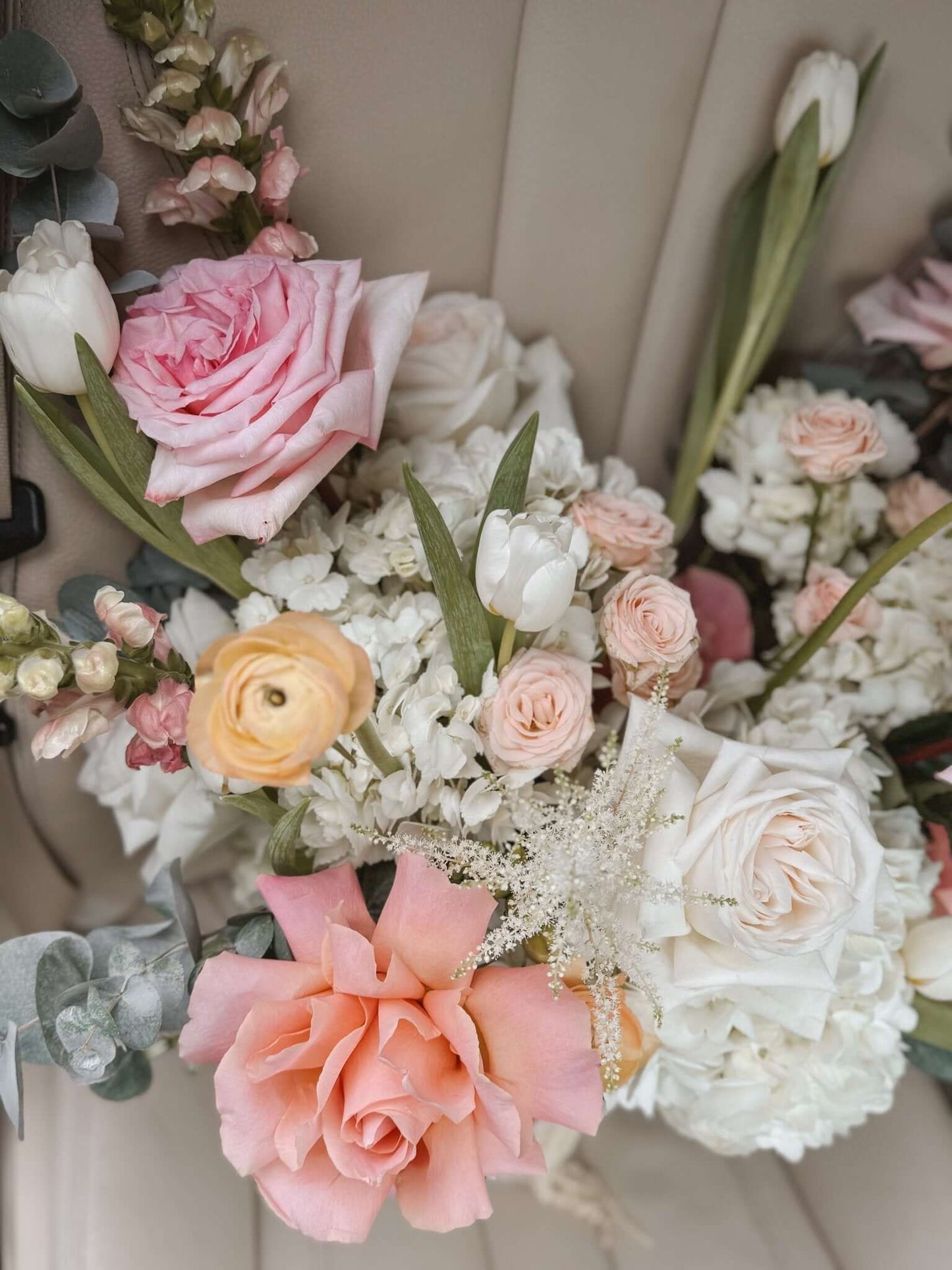 Floraria Desiree Aranjament_floral_primavara Aranjament Peach Dream