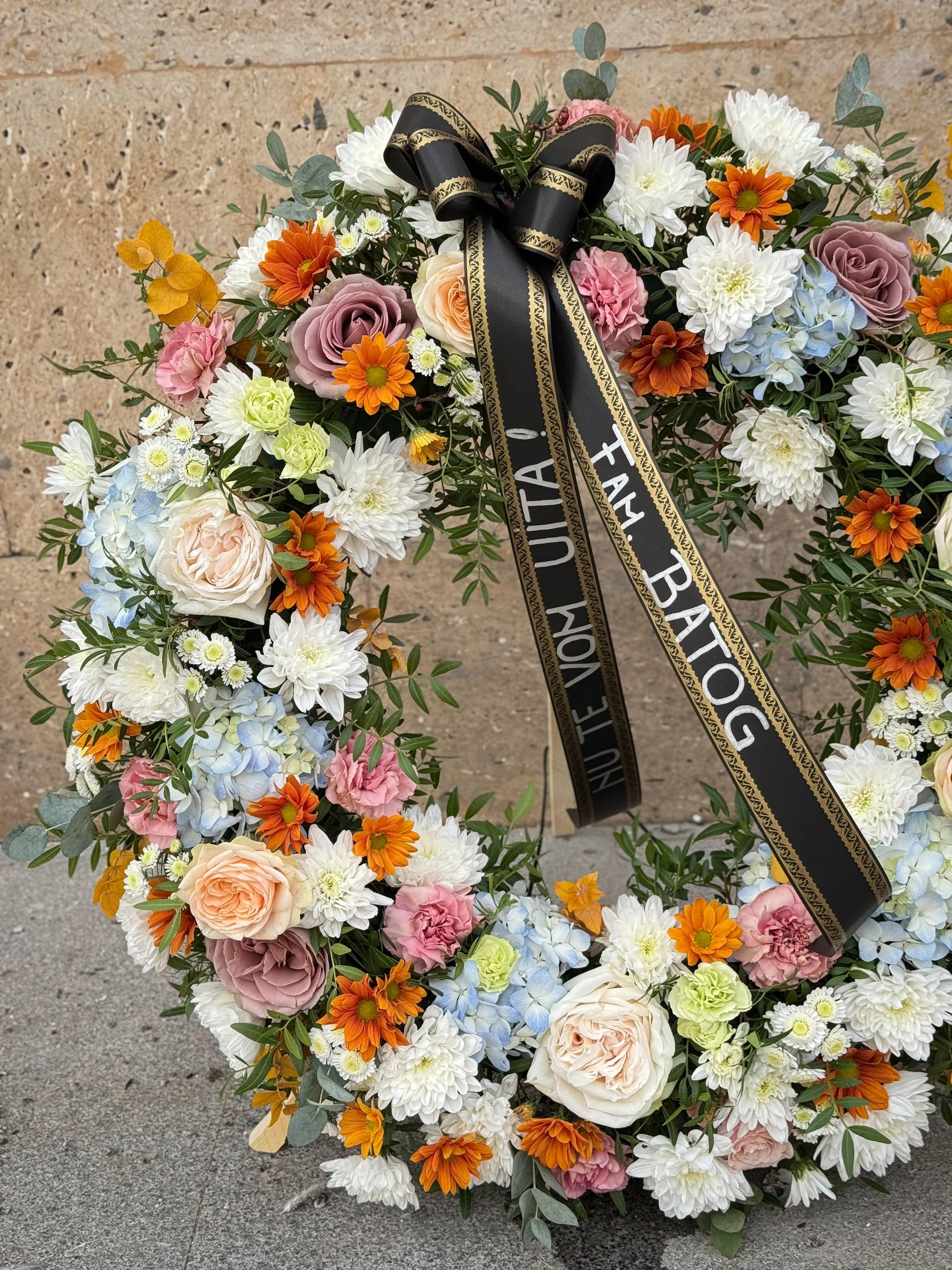 Floraria Desiree Aranjament_funerar Coroană funerară „Lumină și Recunoștință”