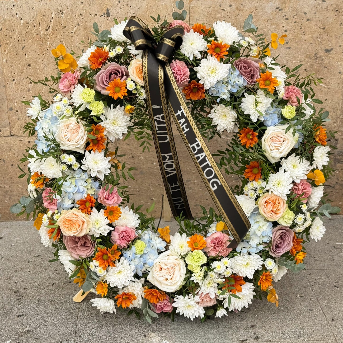 Floraria Desiree Aranjament_funerar Coroană funerară „Lumină și Recunoștință”