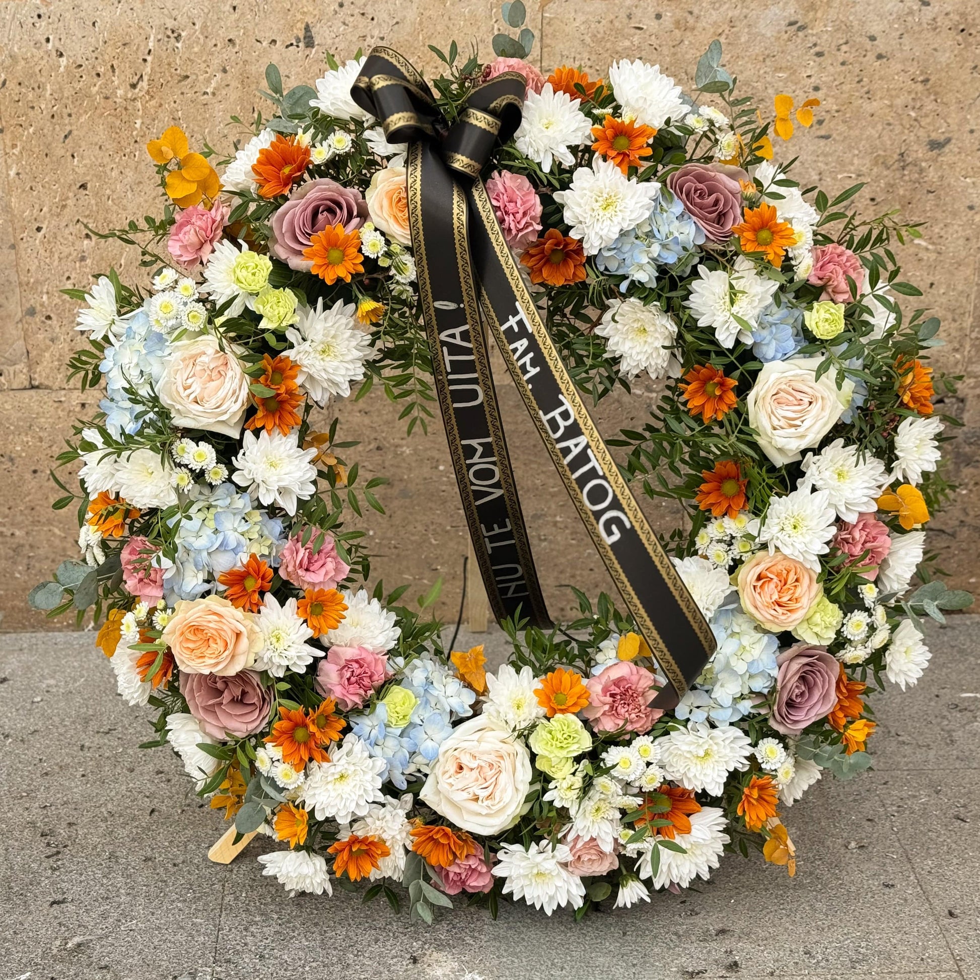 Floraria Desiree Aranjament_funerar Coroană funerară „Lumină și Recunoștință”