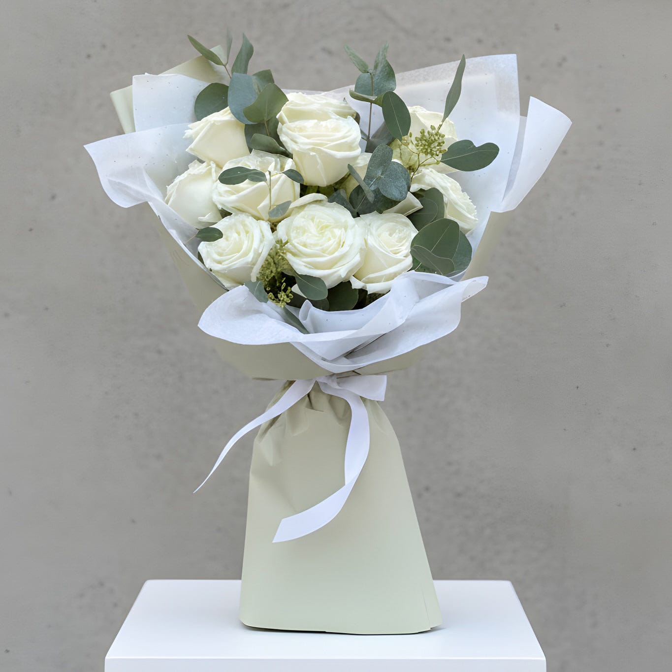 Floraria Desiree buchet _flori Buchet Trandafiri Albi Pure Elegance