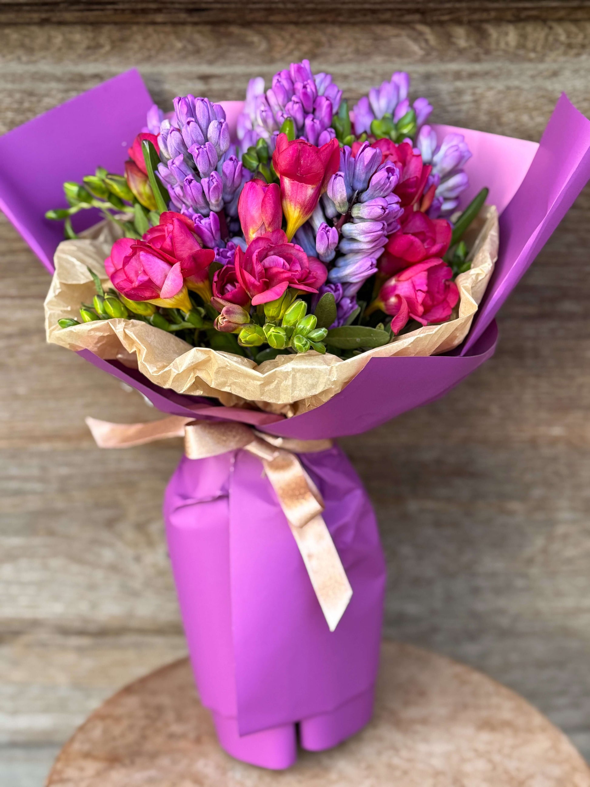 Floraria Desiree buchet zambile Buchet Zambile si Frezii Mov