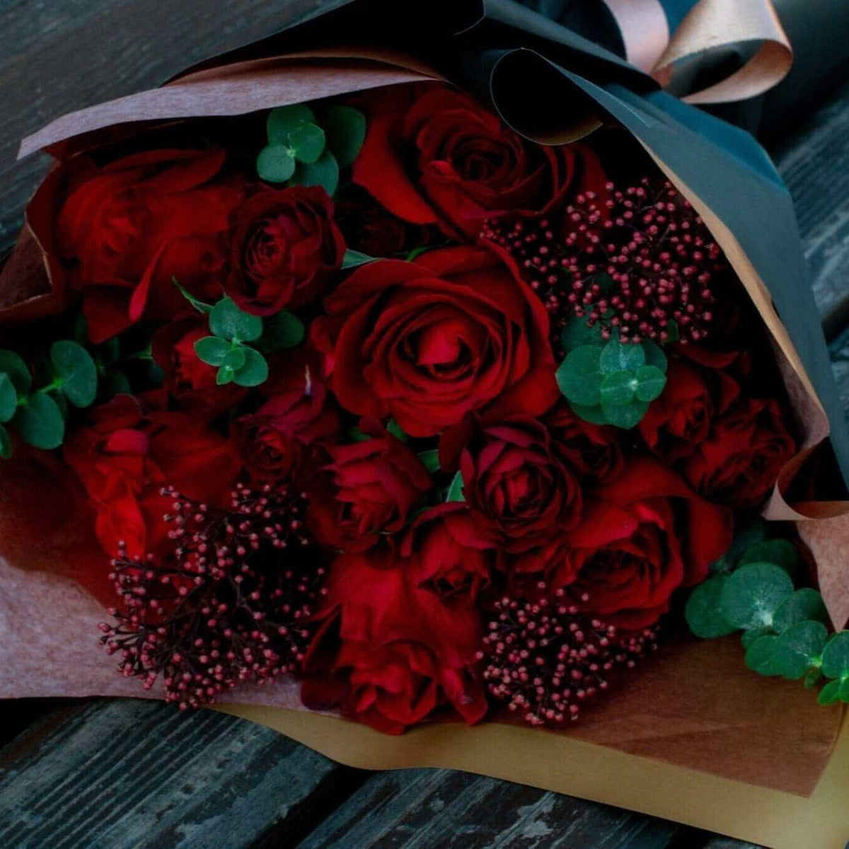 Buchet Desiree Red — detaliu al trandafirilor roșii