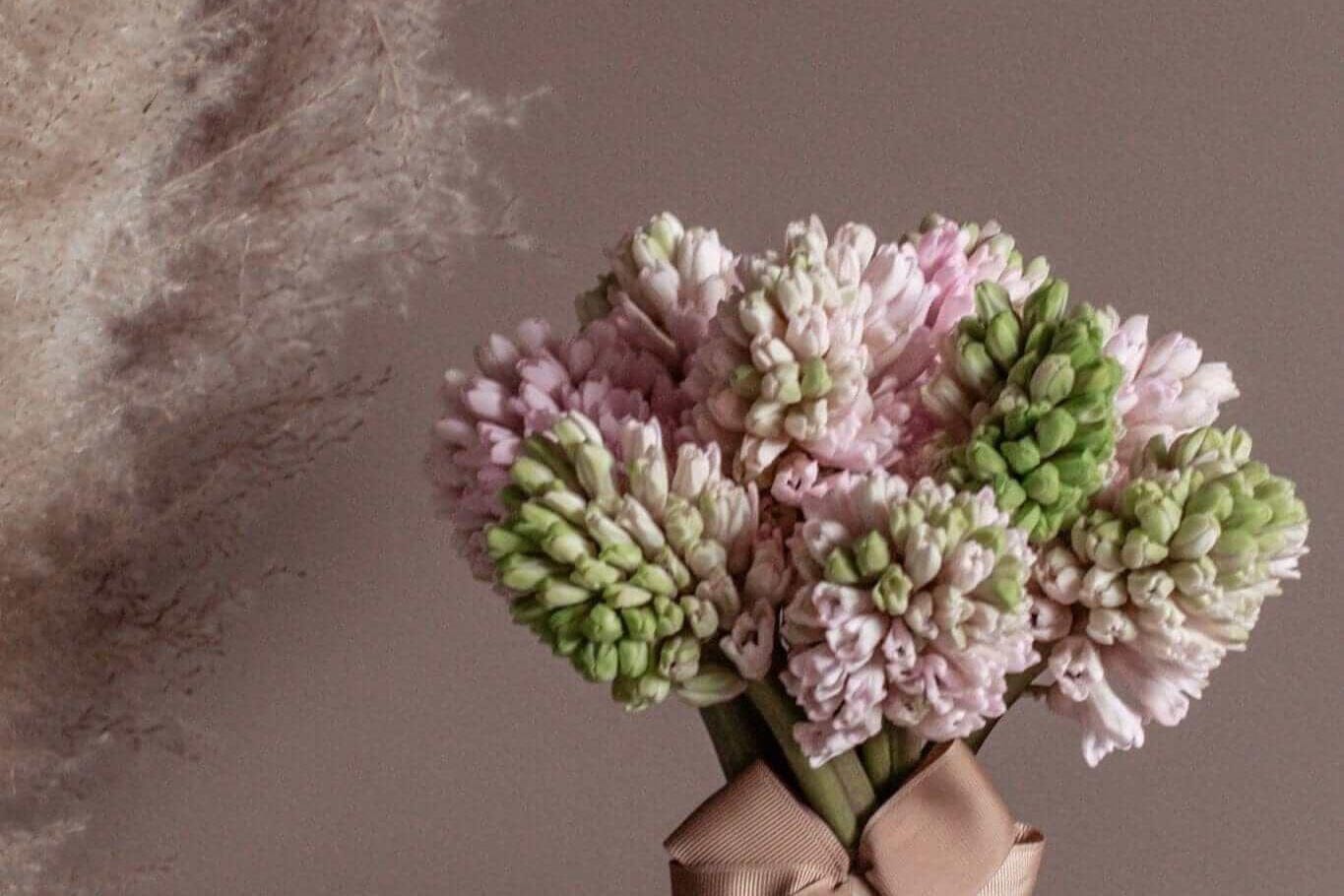 Desiree FlowerShop aranjament_floral 11 fire Buchet Zambile Olanda