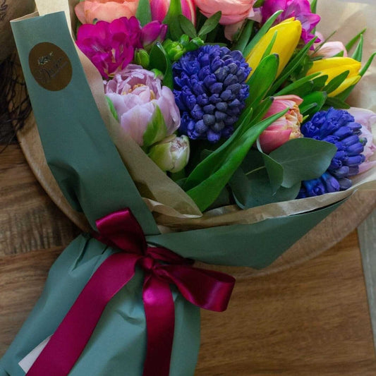 Desiree FlowerShop buchet lalele Buchetul Explozie de Primăvară